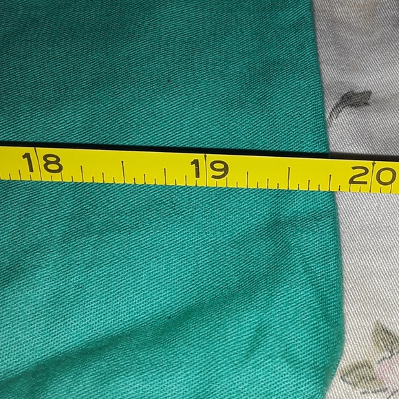 4 New Green Pillow Cases - Picture 2 of 9